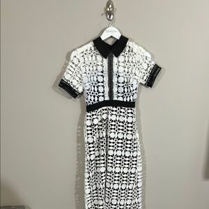Liza Luxe Crochet Dress Midi Lace Short Sleeve Fit Flare Black White Sz XS NEW